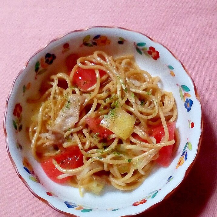 トマト入り塩焼きそば